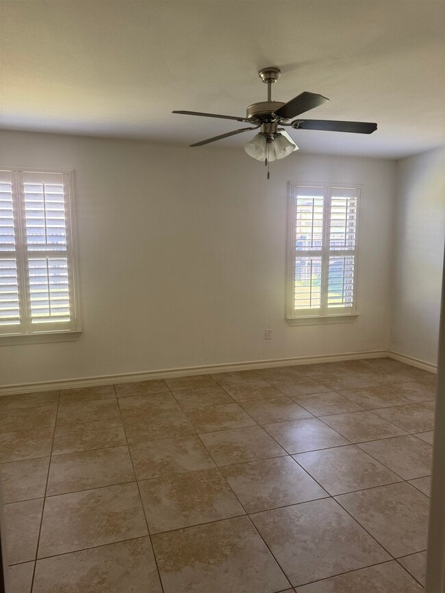 Building Photo - 212 Sandhill Oak