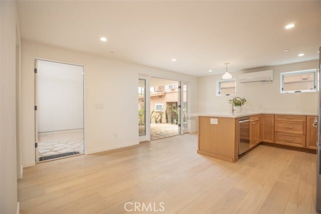 Building Photo - 281 Grandview St