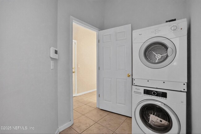 Building Photo - 7055 Deer Lodge Cir