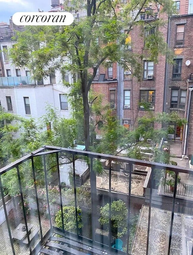 Building Photo - 103 W 70th St