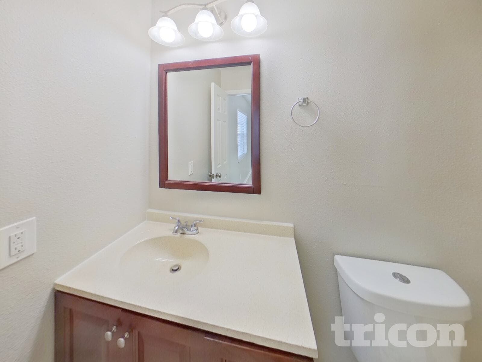 Building Photo - 910 Sunridge Point Dr