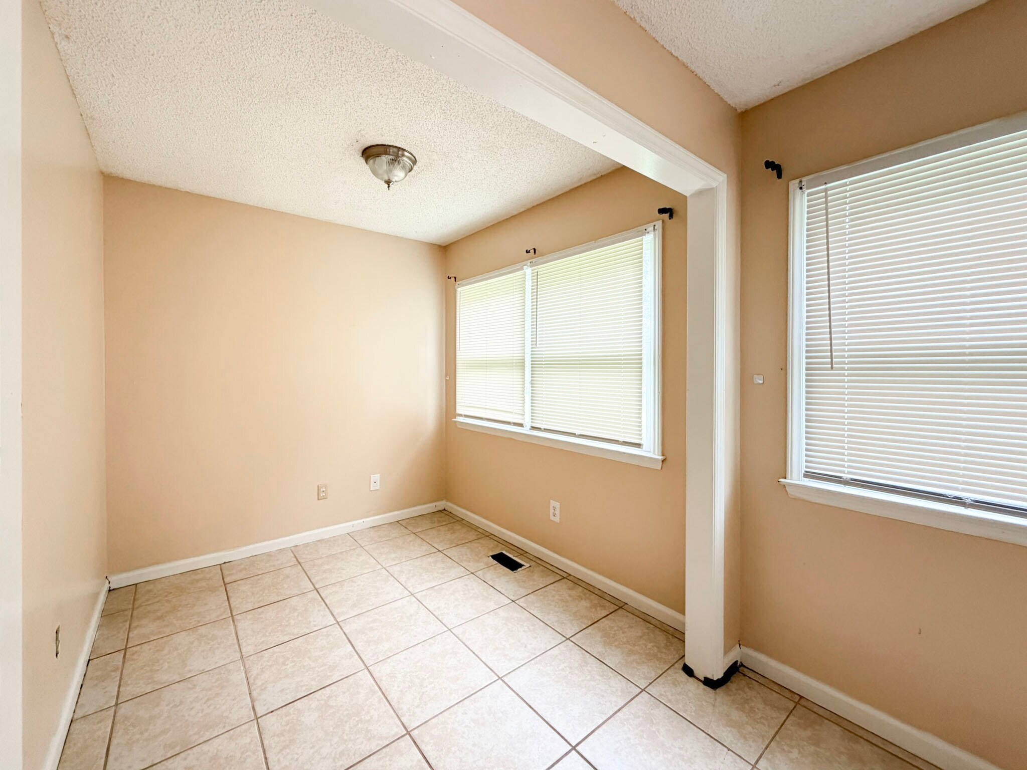 Building Photo - 1408 Imperial Dr