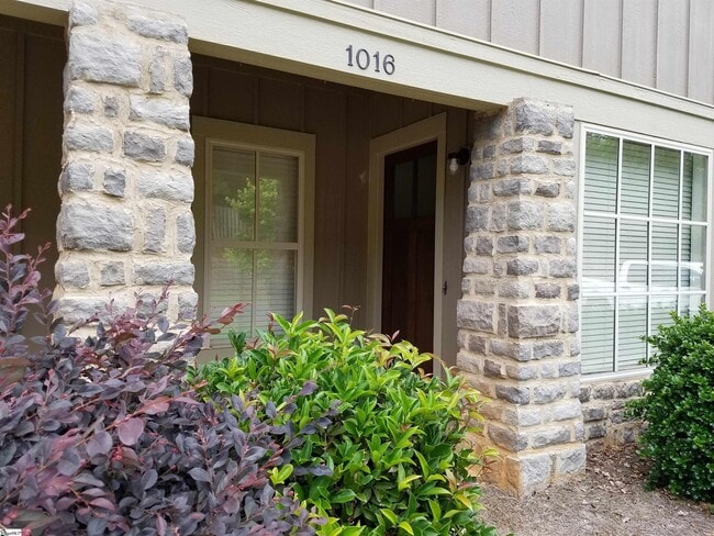 Building Photo - 101 West Ln