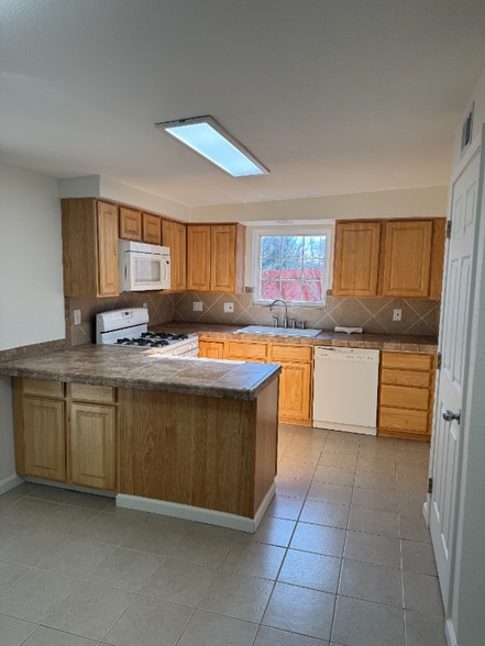 Building Photo - 3036 Plumas St