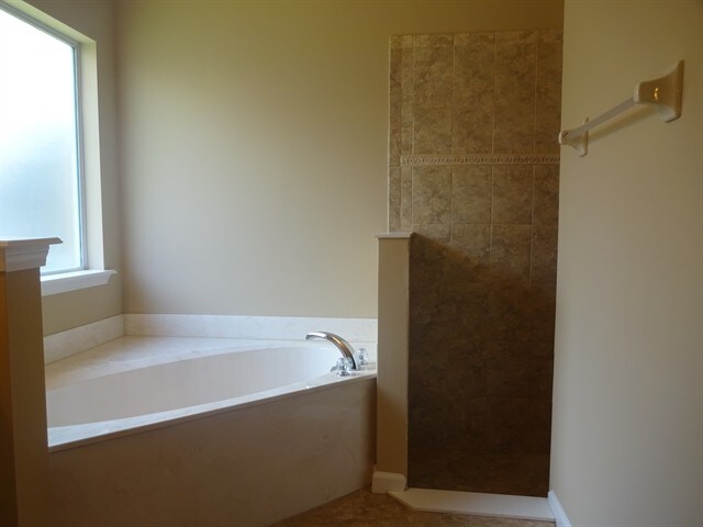 Building Photo - 14114 Summer Breeze Dr