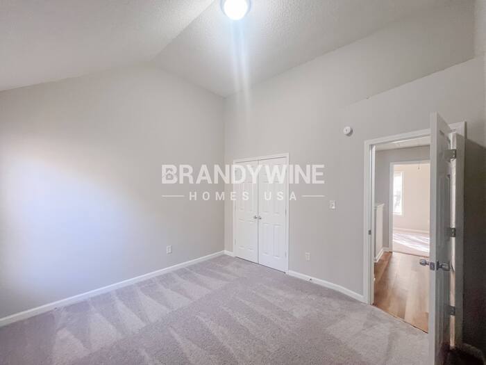 Building Photo - 7170 Ravenwood Ln