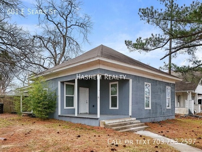 Building Photo - 601 E Sears St