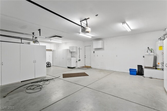 Building Photo - 778 Fairway Dr