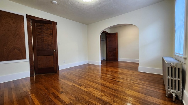 Building Photo - Now showing! Updated 4BR  1 bath house!