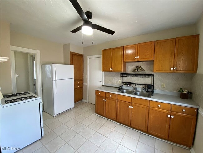 Building Photo - 3406 W 94th St