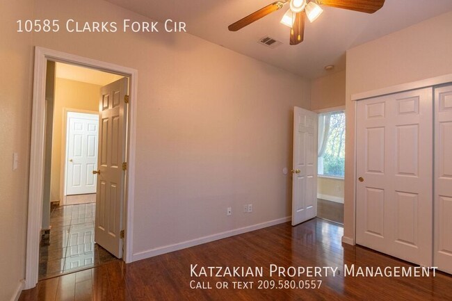 Building Photo - Charming 4-Bedroom Home in Spanos Park Wes...