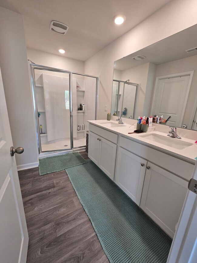 Building Photo - New Listing!!!