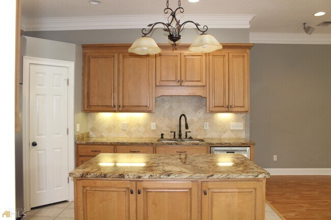 Building Photo - 203 Carrington Way