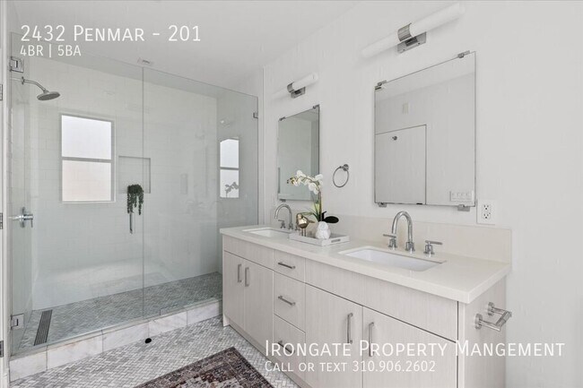 Building Photo - 2432 Penmar-201