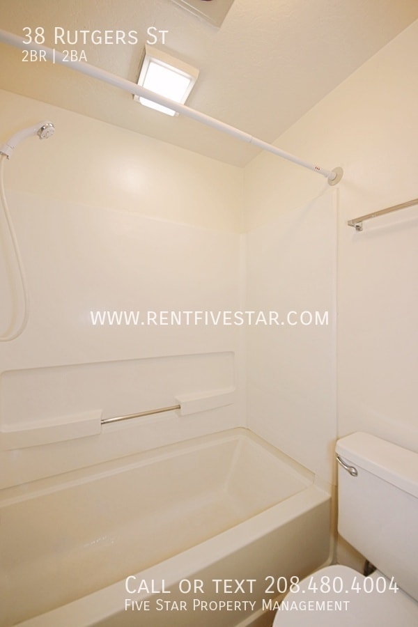 Building Photo - 38 Rutgers St