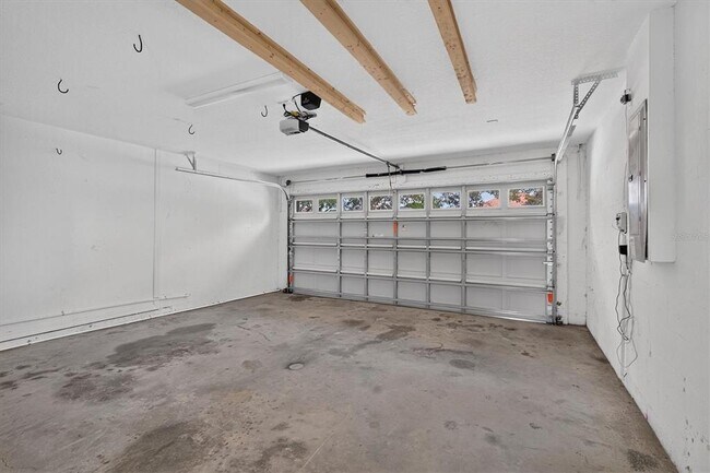 Building Photo - 10725 Banfield Dr