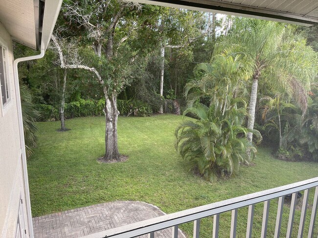 Building Photo - 1337 Center Ln