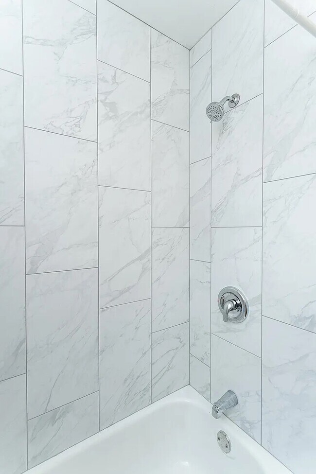 Building Photo - 416 State St