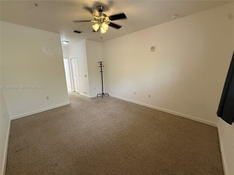 Building Photo - 290 NW 109th Ave