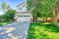 Building Photo - Spacious Home with Fenced Yard and Washer/Dryer