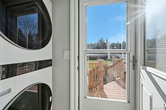 Building Photo - 60 Water Terrace