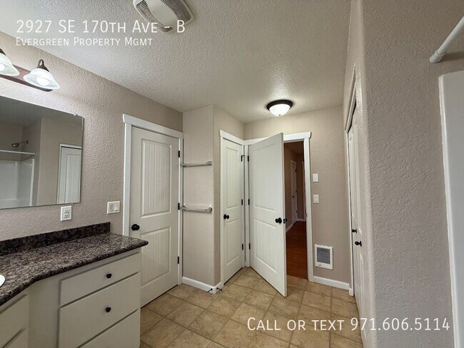 Building Photo - 2927 SE 170th Ave