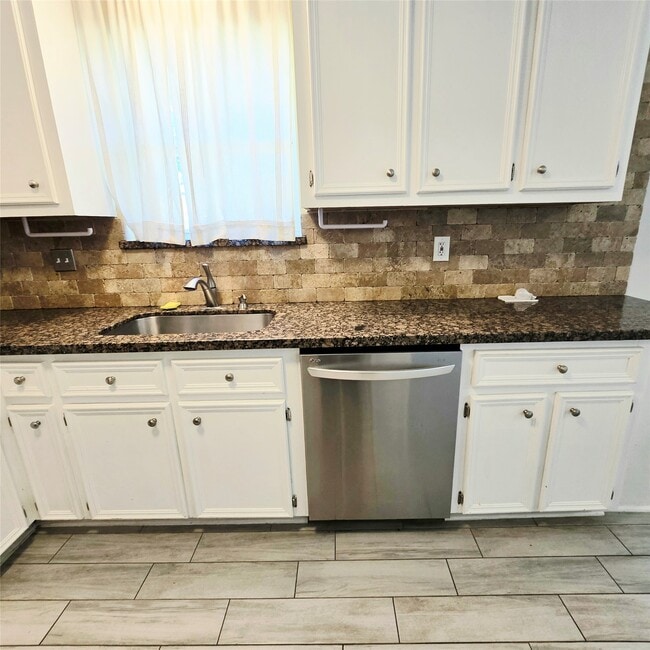 Building Photo - 11306 Montverde Ln