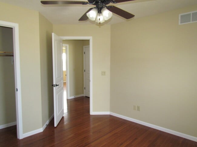 Building Photo - Available 6/14