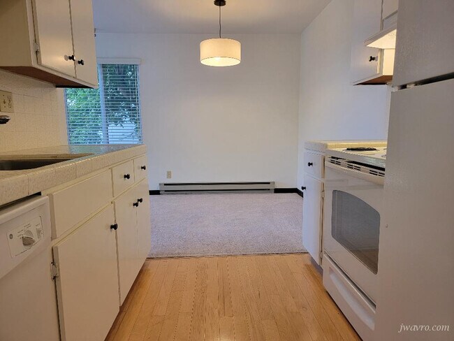 Building Photo - 160 Gardenside Dr