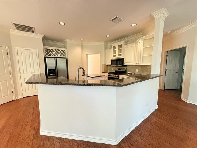 Building Photo - 5615 Shoal Creek Blvd