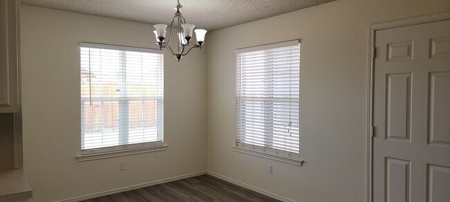 Building Photo - Spacious 4/2/2 in Frenship