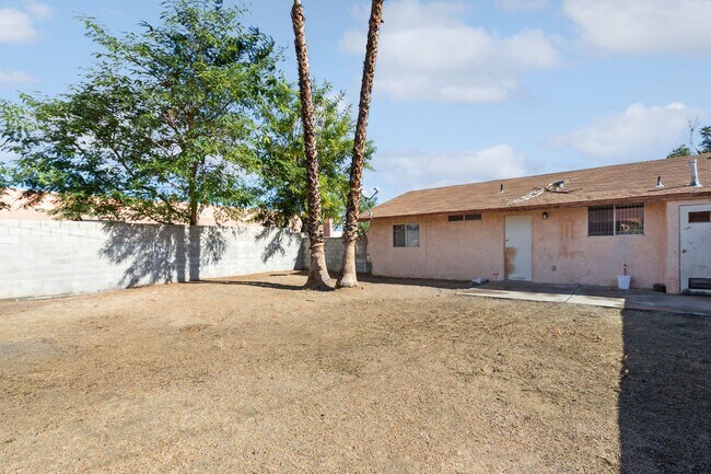 Building Photo - 32125 Sky Blue Water Trail