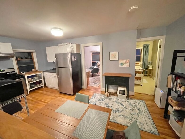 Building Photo - 403 Hector St