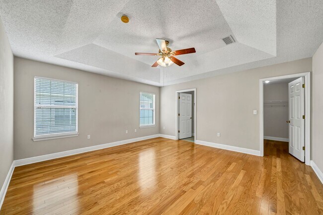 Building Photo - Community Pool & Deeded Access to Santa Ro...