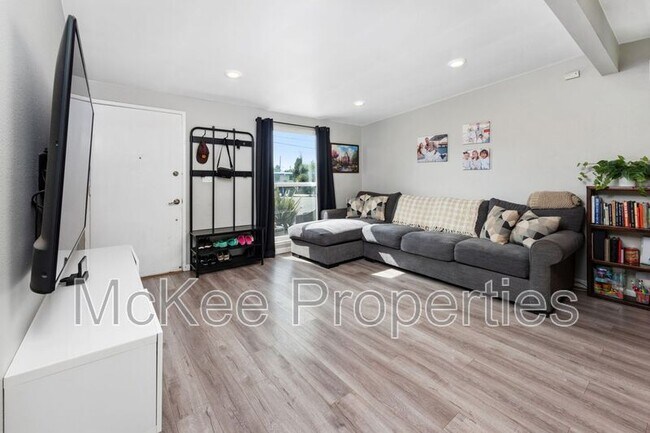 Building Photo - 1212 Oneonta Ave