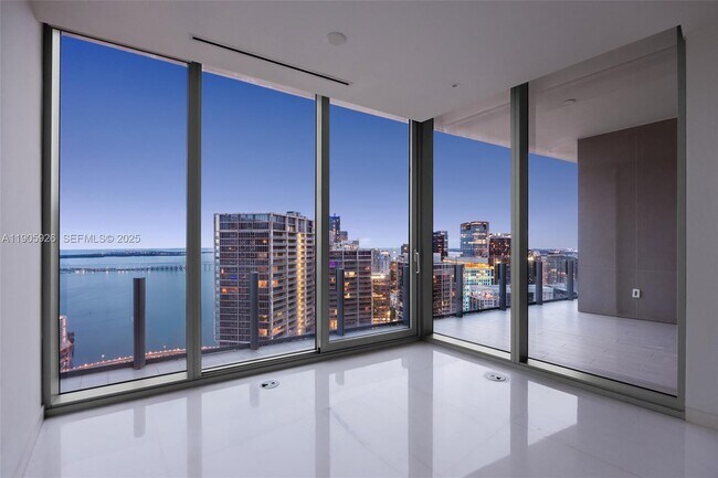 Building Photo - 300 Biscayne Blvd Way