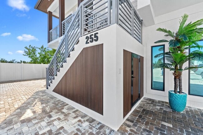 Building Photo - 247 Pescayo Ave