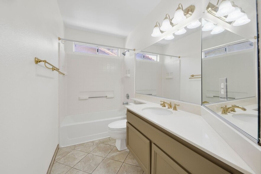 Building Photo - 3201 Angeleno Pl