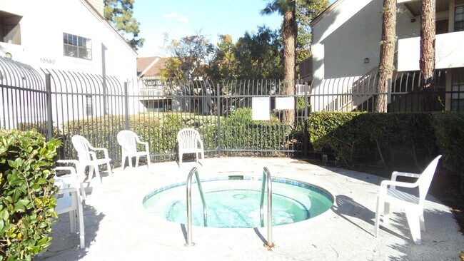 Building Photo - Remodeled, ground level, 1 bedroom, 1 bath condo in Lakeside Garden Grove Community