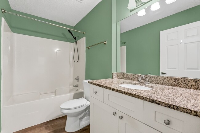 Building Photo - Niceville Condo With Pool!