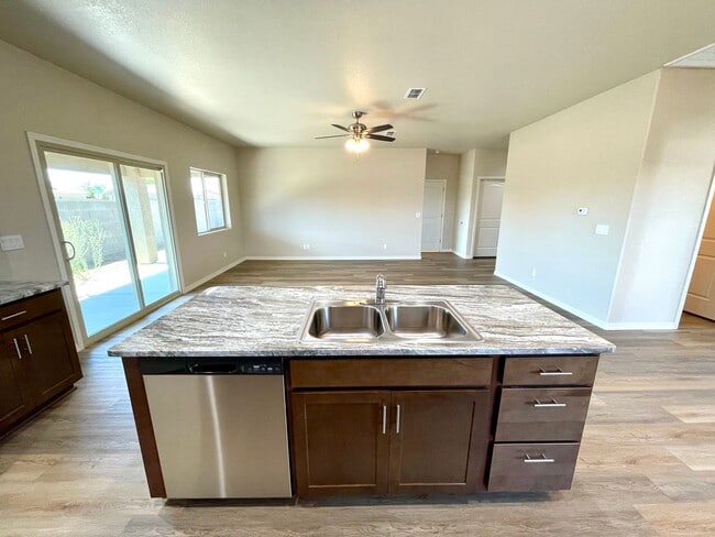 Building Photo - Beautiful 2024 Built 3 Bedroom Home in Legacy Ranch!