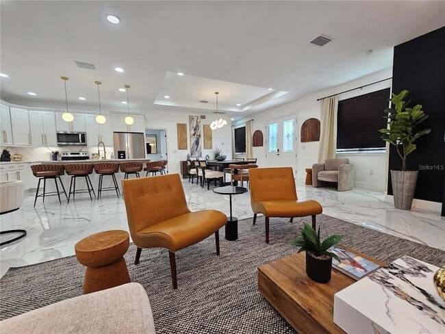 Building Photo - 2075 Jewell Ave