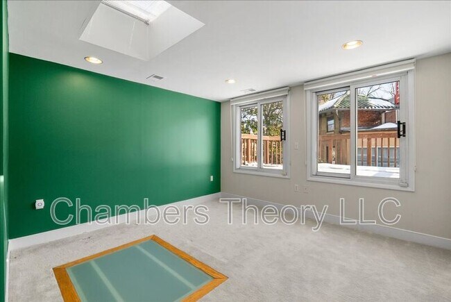 Building Photo - 2355 Ashmead Pl NW