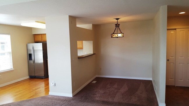 Building Photo - 13287 Holly St