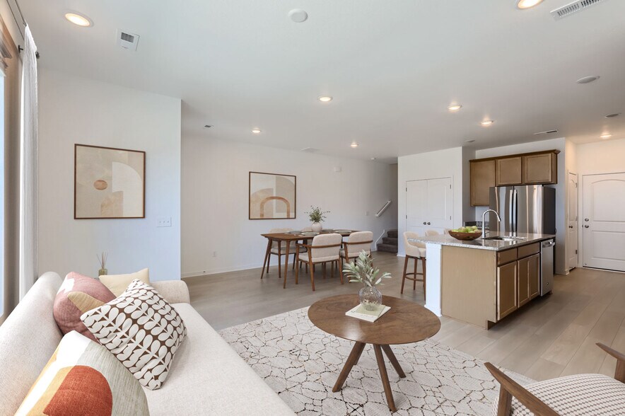 Building Photo - 6348 Deerfoot Dr