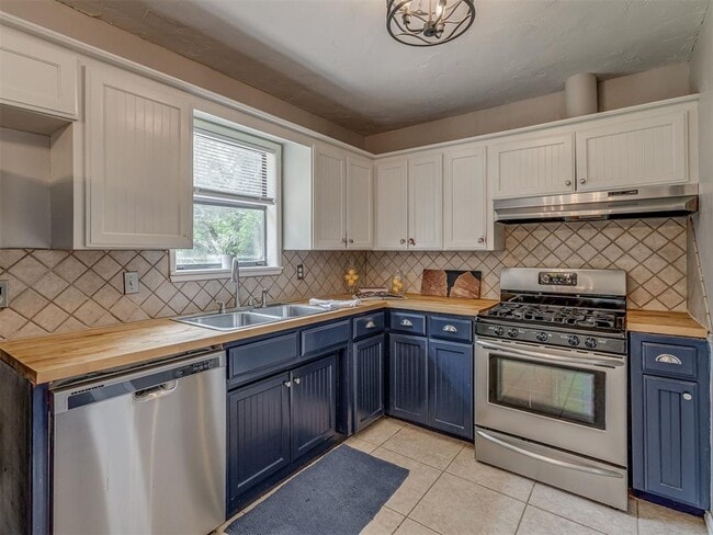 Building Photo - 300 Fretz Ave