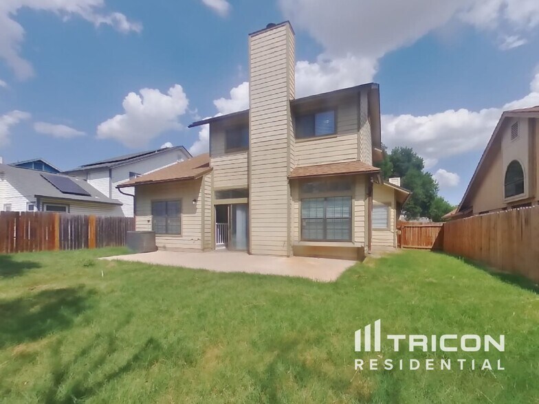 Building Photo - 8035 Dove Trail Dr