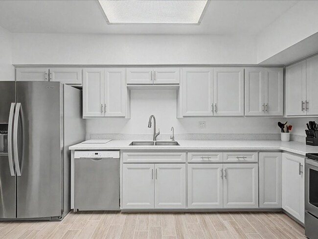 Building Photo - ALL UTILITIES, WIFI AND FURNITURE INCLUDED!! Beautiful Fully Furnished Home with Upgrades & Commu...