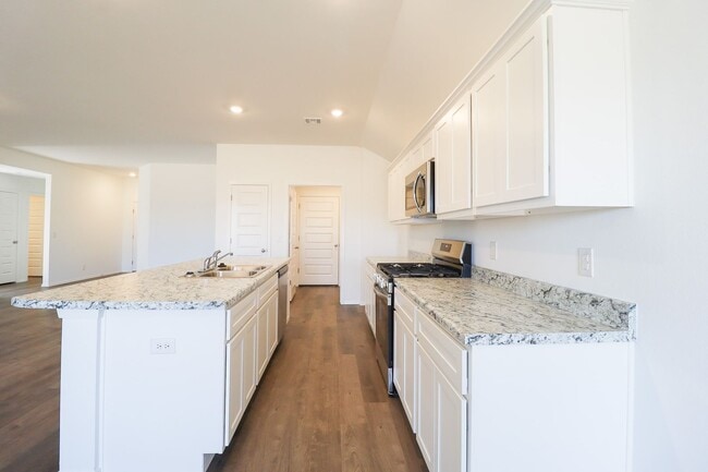 Building Photo - New Build 3 Bedroom Home Available For Immediate Move In!! Robninson Ranch