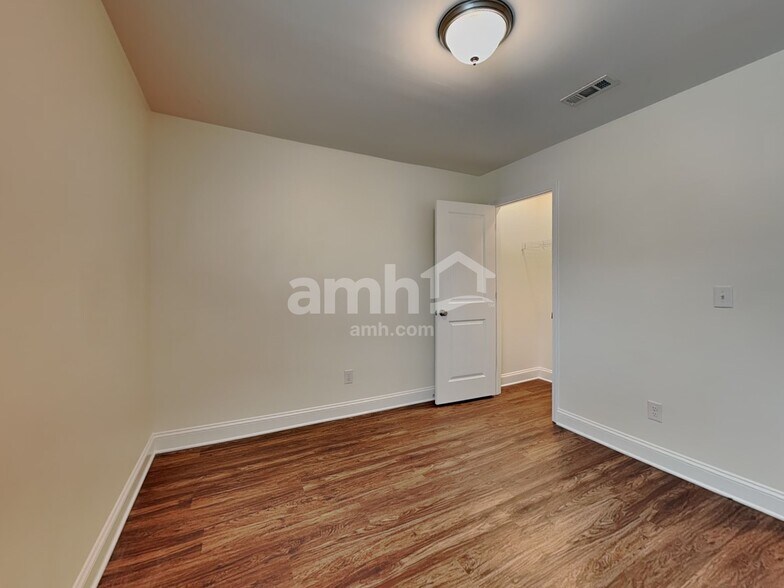 Building Photo - 3264 Brierhill Rd